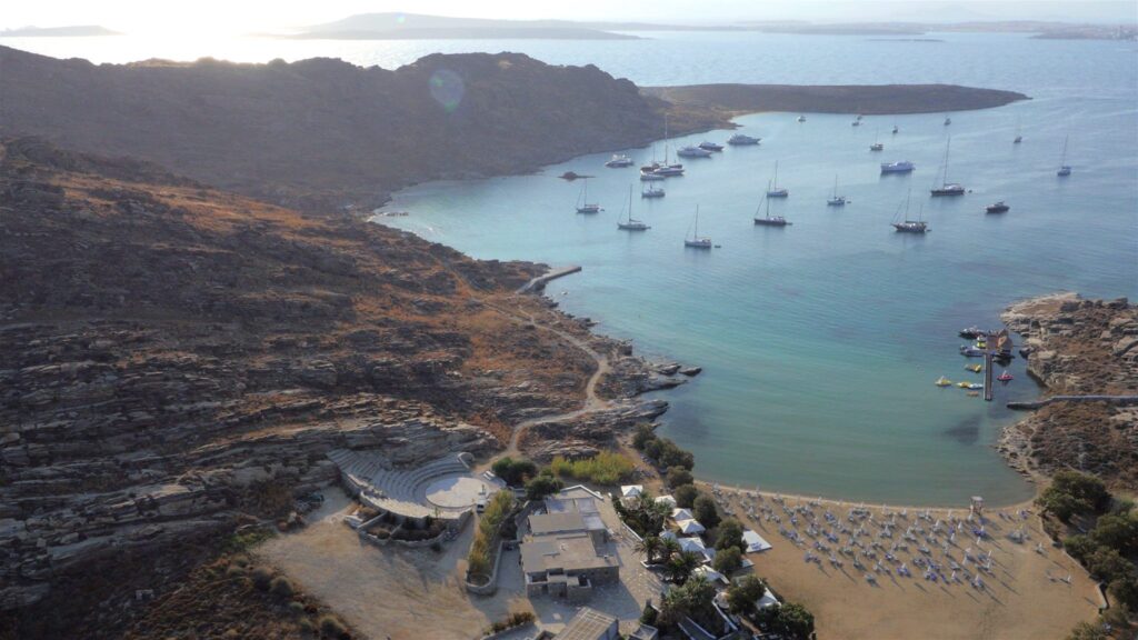 Les plus belles plages de Poros : Monastiri Beach